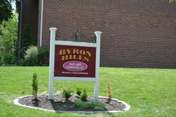 Entrance sign